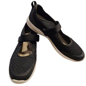 Vionic Black and Cream Women's Sneakers
